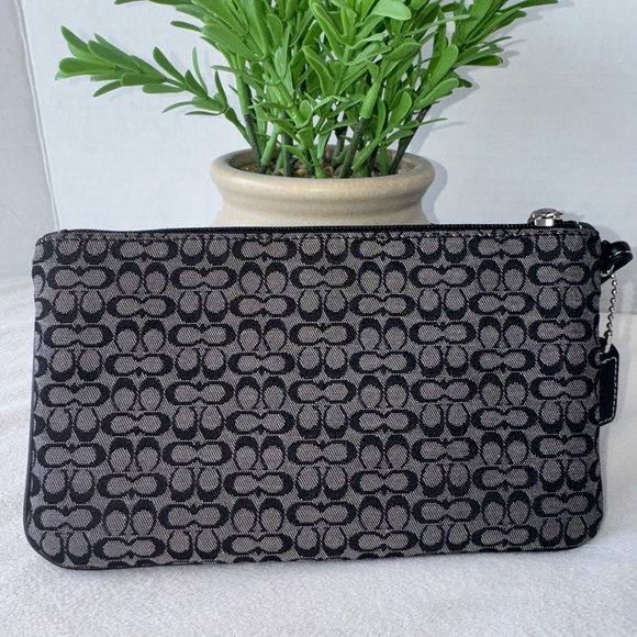 ‼️SOLD‼️Authentic Vintage Coach Soho Mini Black and Gray Logo Wristlet - Picture 6 of 13